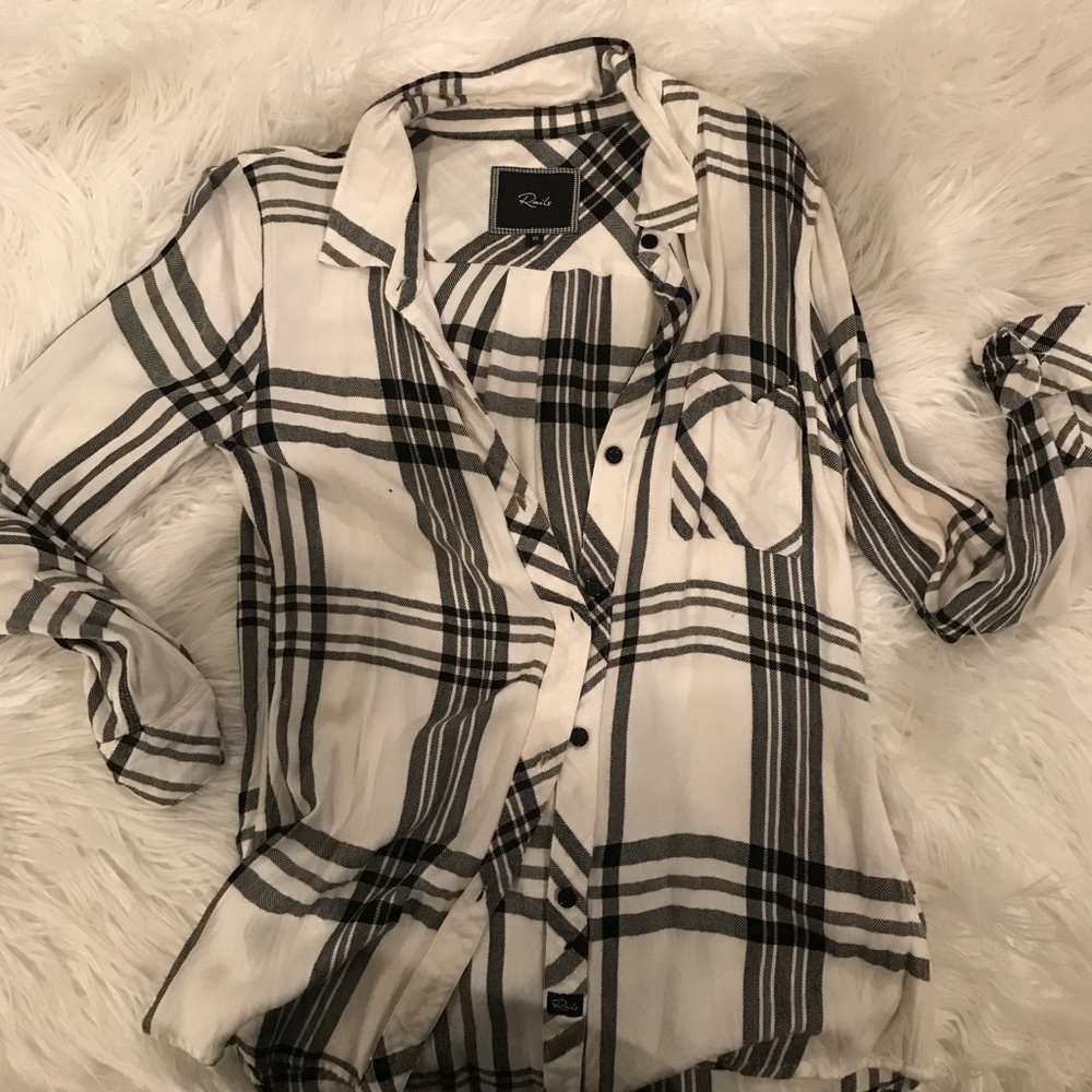 Rails button up